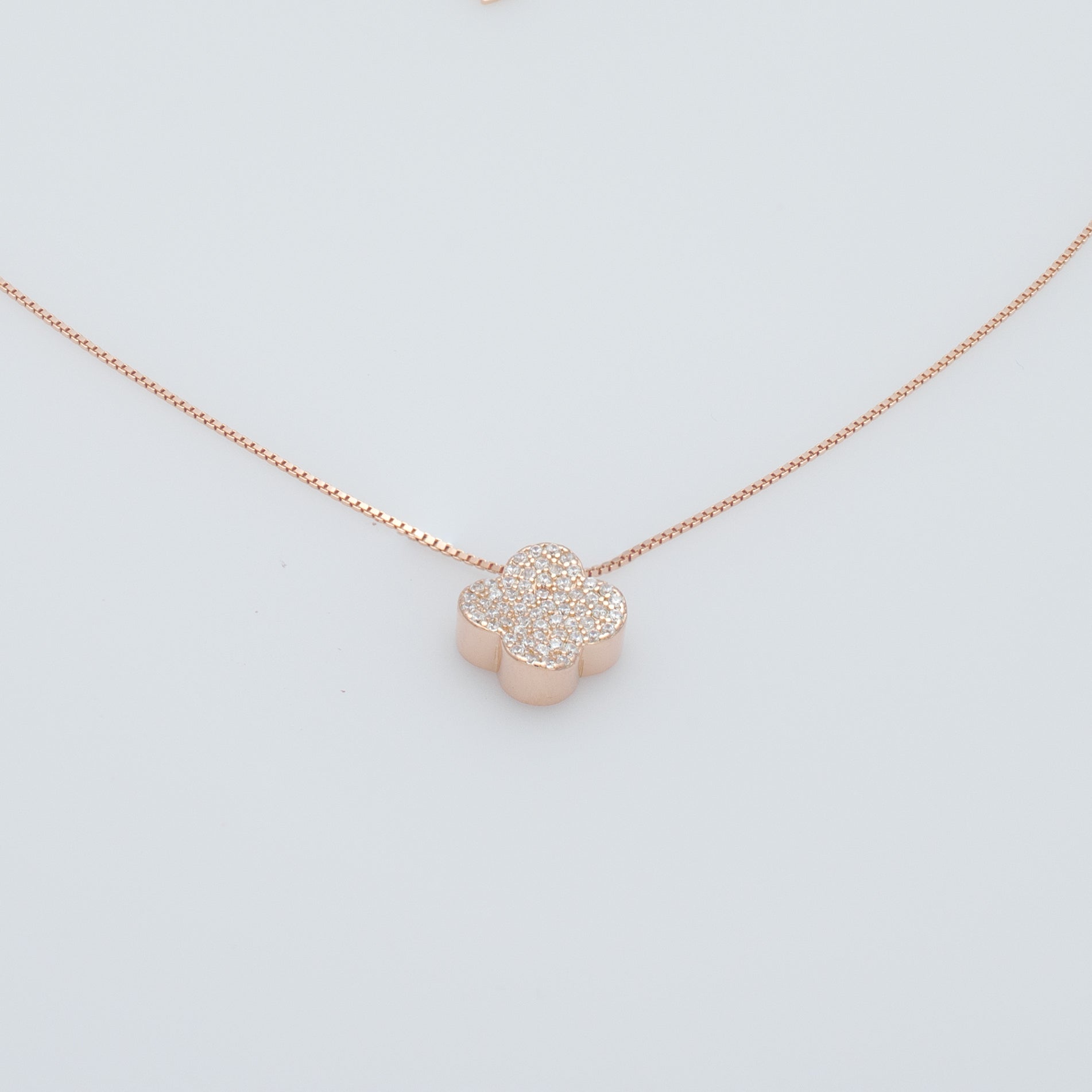 Pavé Clover Pendant Necklace in Rose Gold
