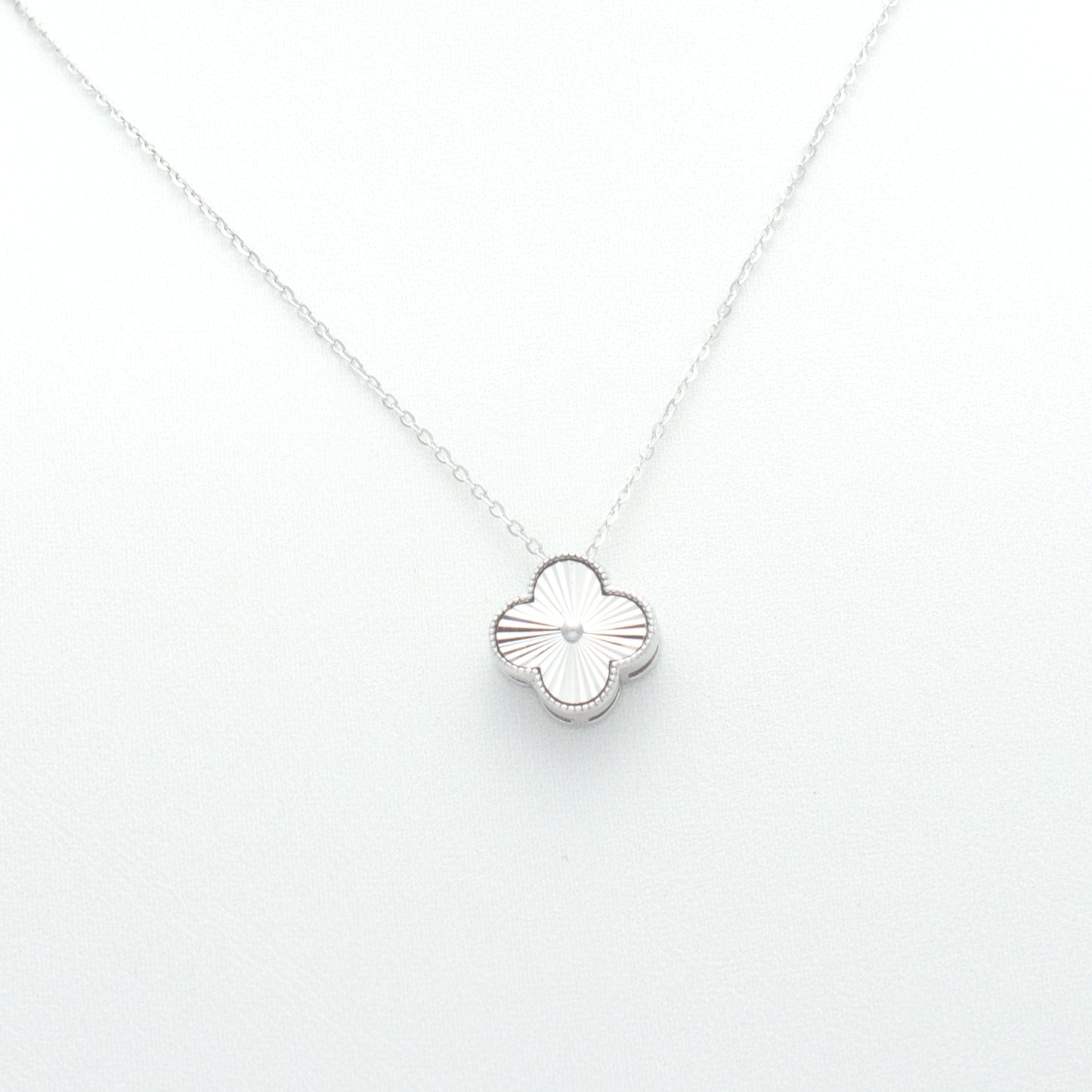 Clover Pendant Necklace in Sterling Silver