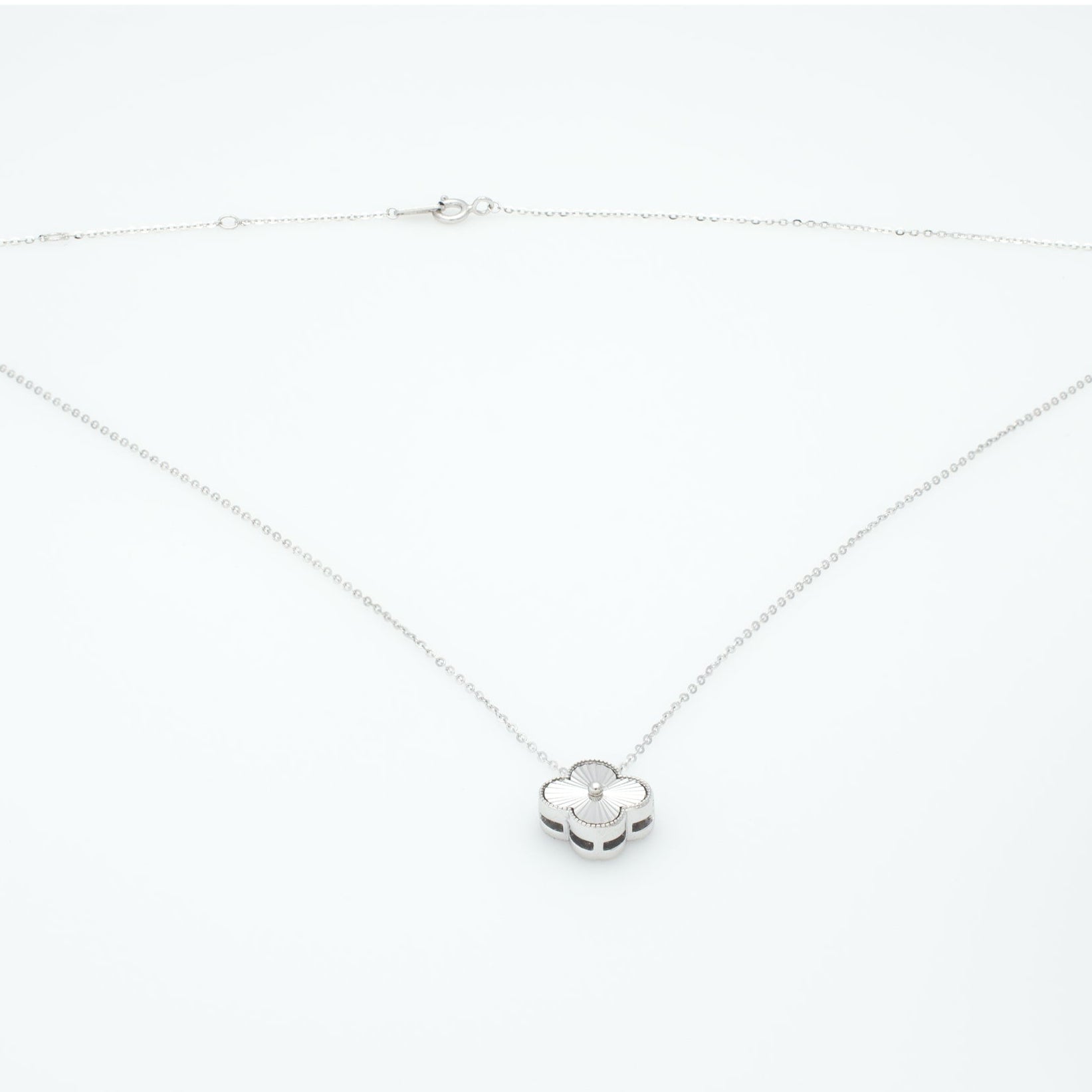 Clover Pendant Necklace in Sterling Silver