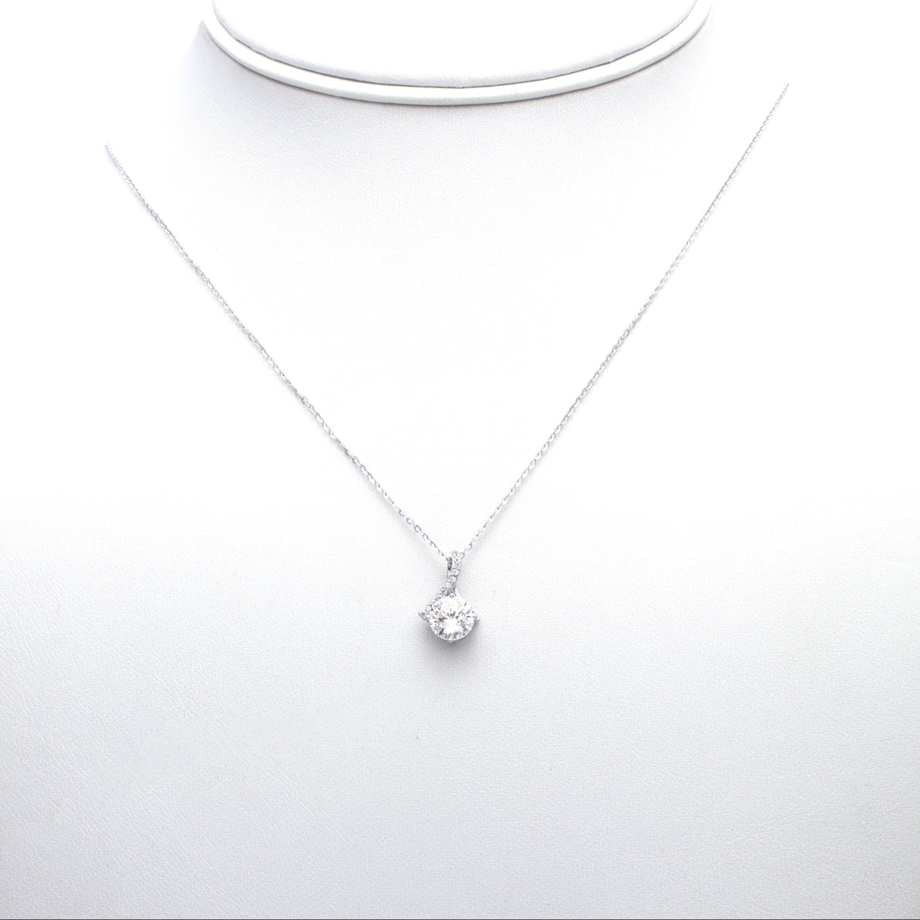 Classic Solitaire Pendant Necklace
