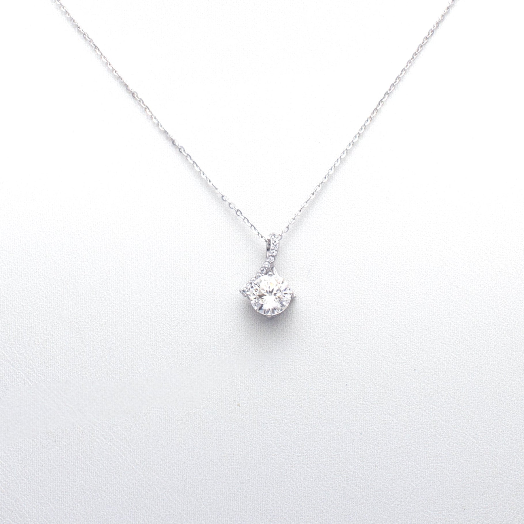 Classic Solitaire Pendant Necklace