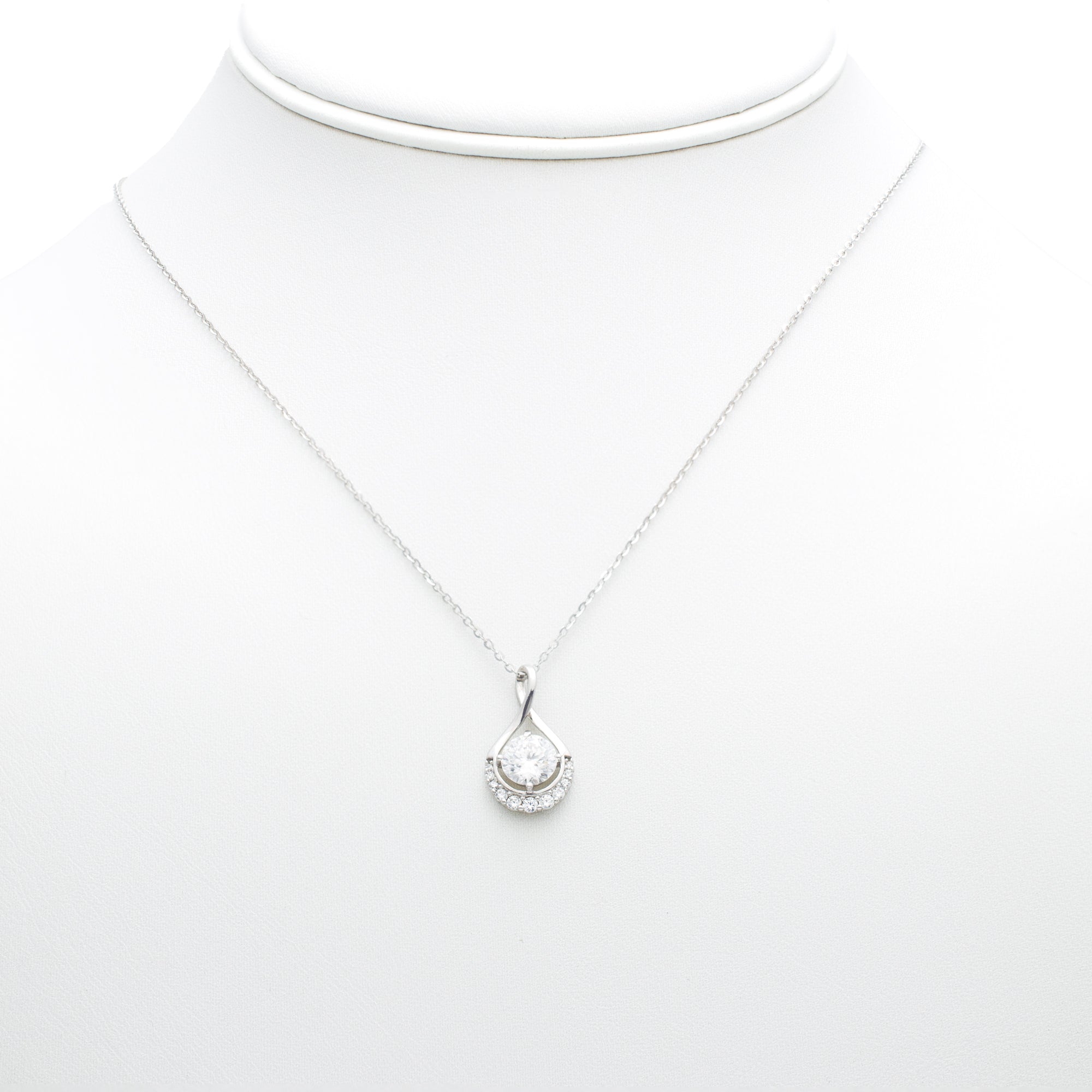 Teardrop Sparkle Pendant Necklace in Silver