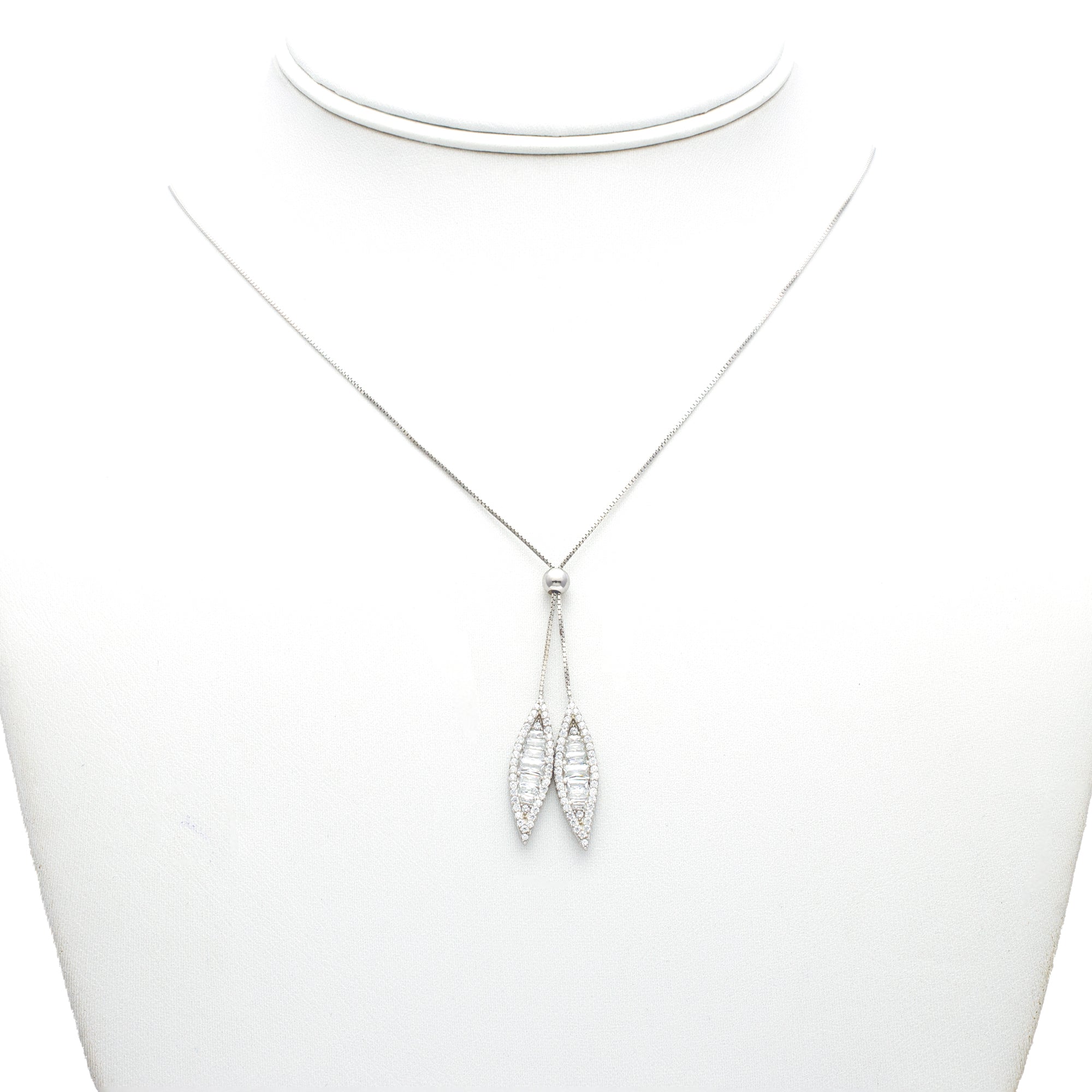 Interlocking Circle Pendant Necklace in Sterling Silver