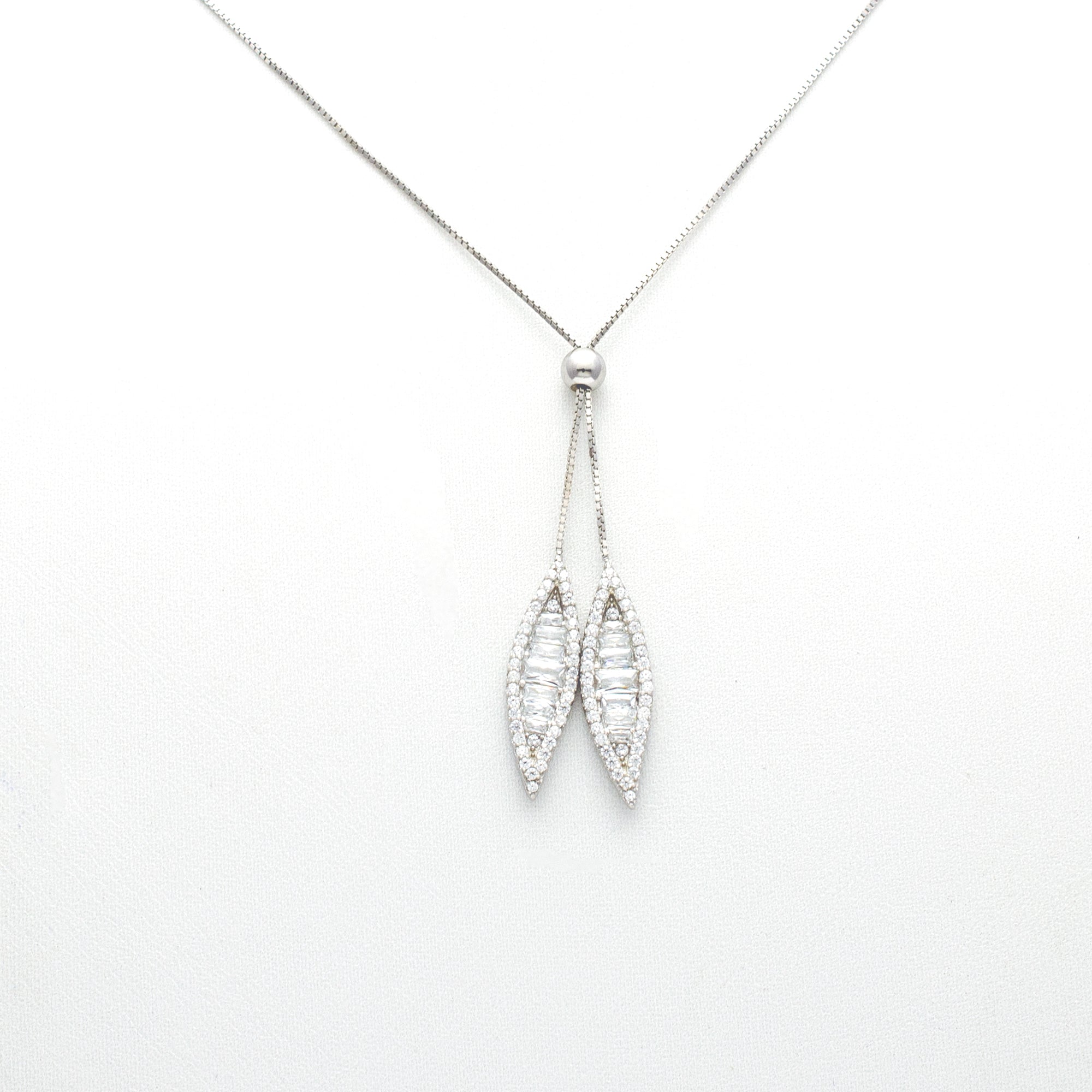 Interlocking Circle Pendant Necklace in Sterling Silver